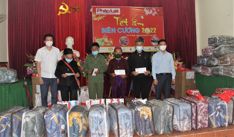 Báo PLVN trao quà Tết cho xã nghèo vùng biên huyện Con Cuông, Nghệ An ảnh 4